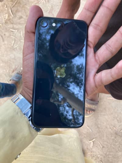 Apple iPhone SE