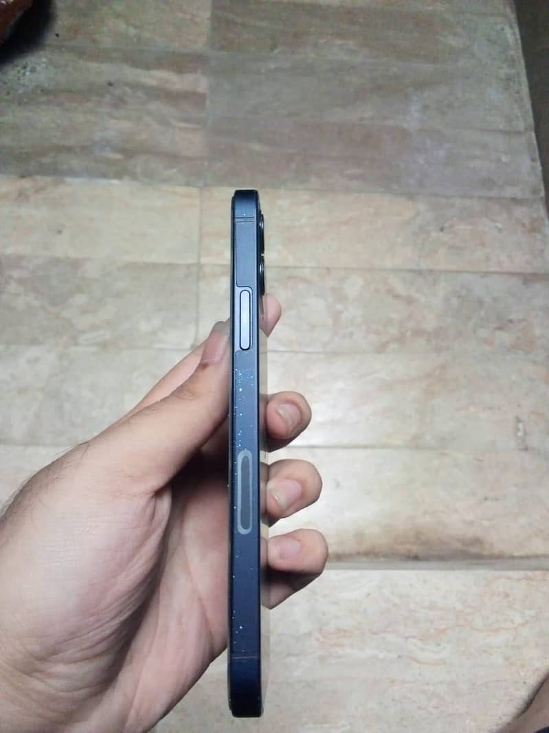 Apple iPhone 12 2