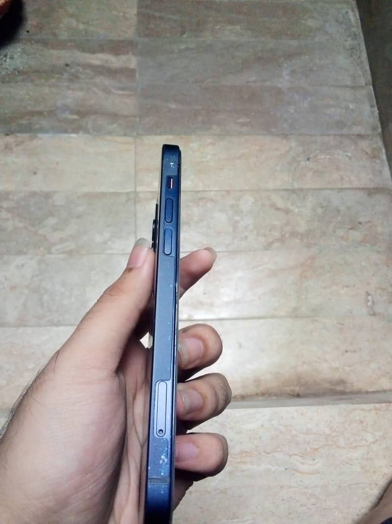 Apple iPhone 12 3
