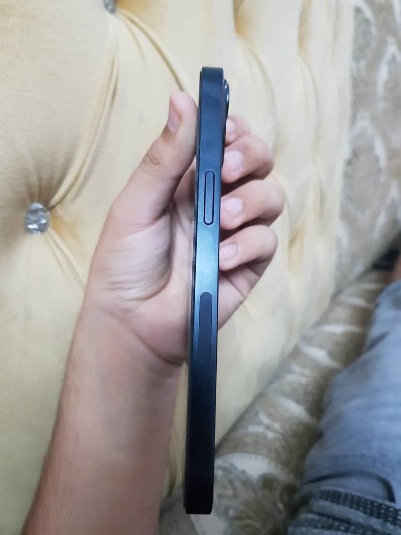 Apple iPhone 13 6