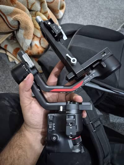 Dji Rs4 Brand New Condition Scratchless only used 4 times