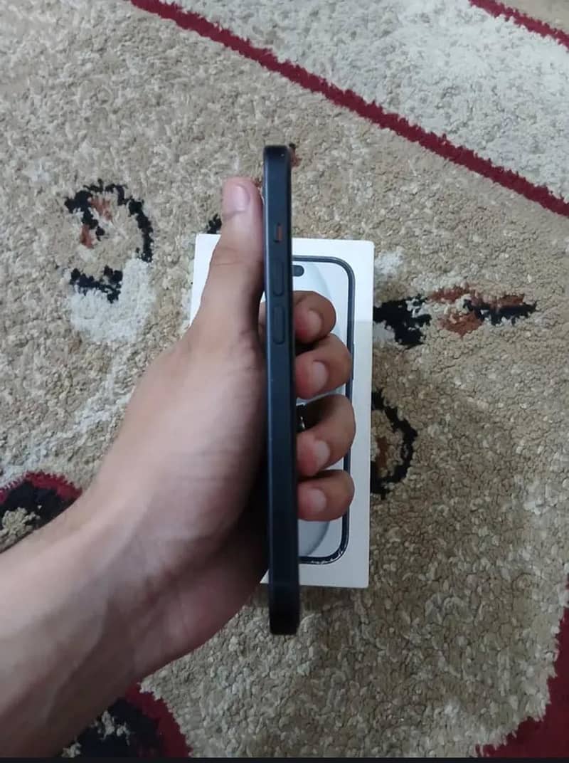 Apple iPhone 15 2