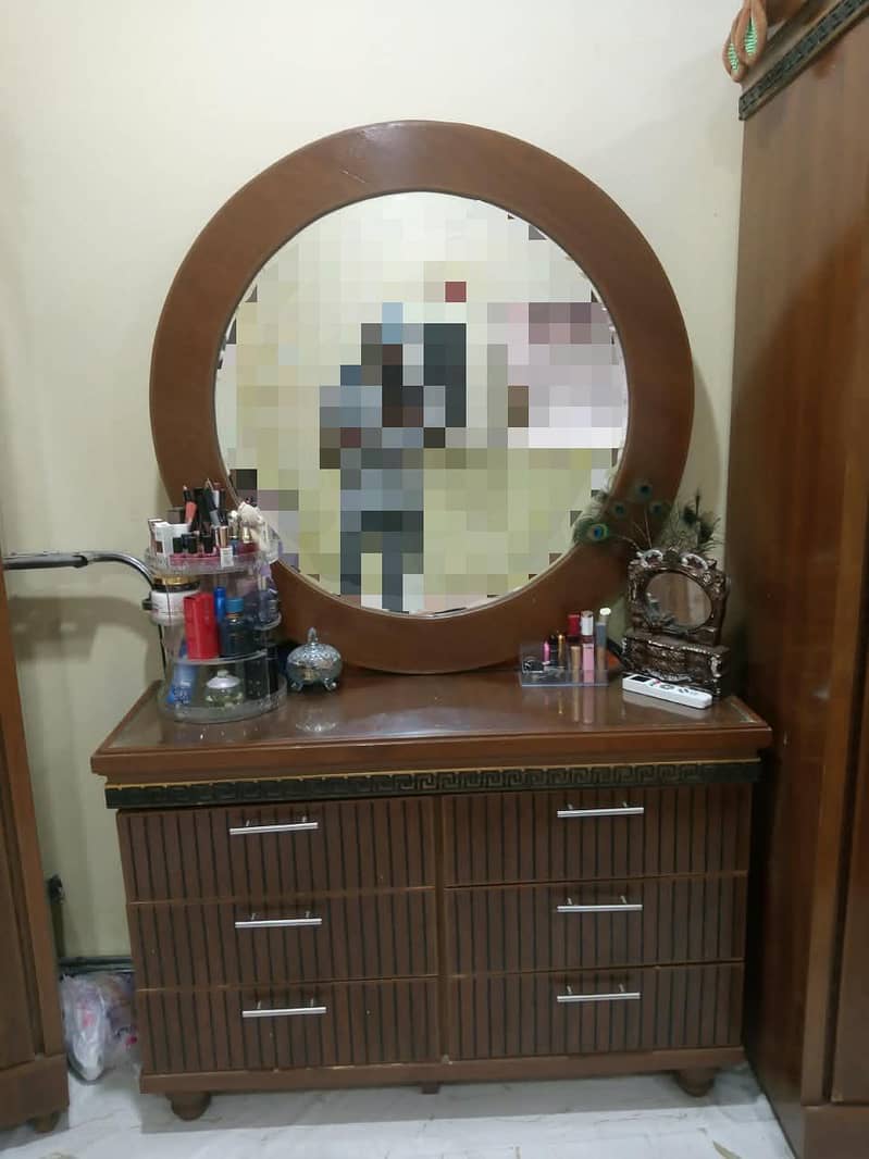 Single Wardrobe & Dressing Table 1
