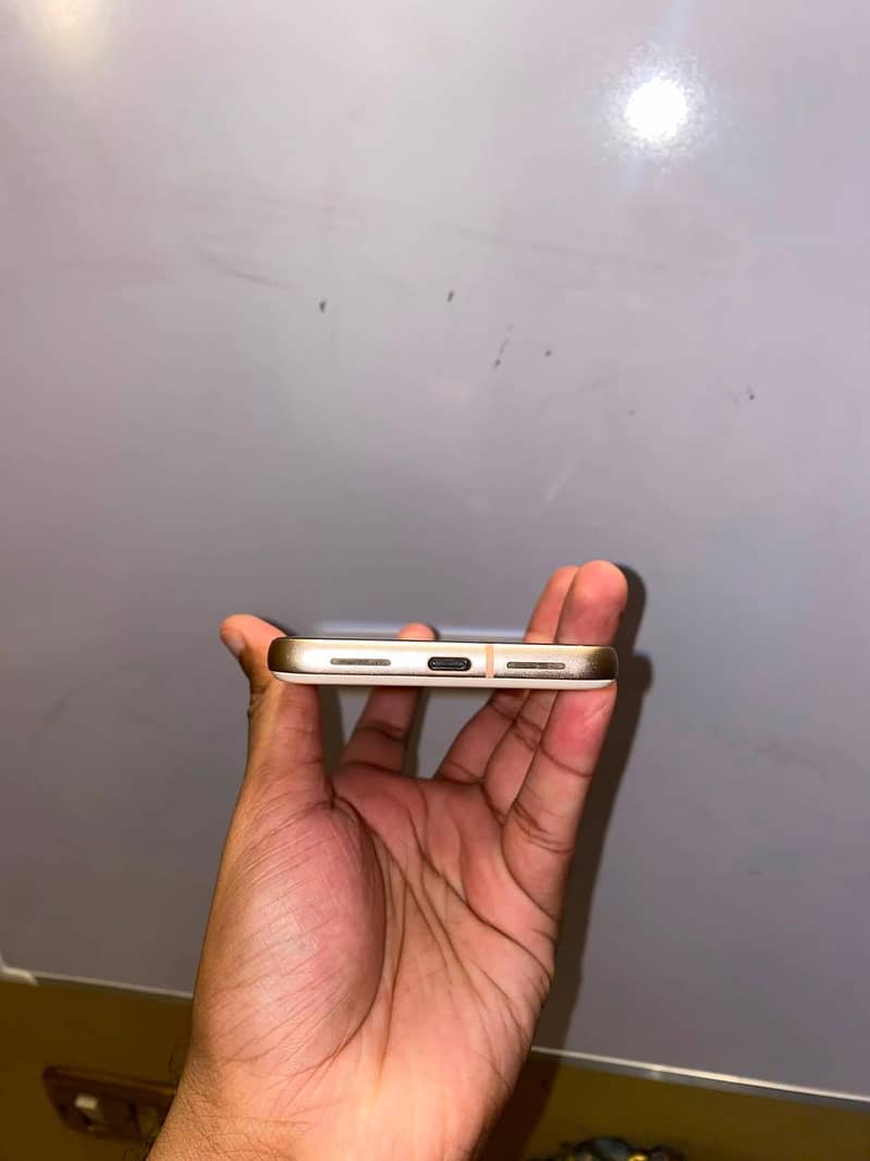 Google Pixel 8 3