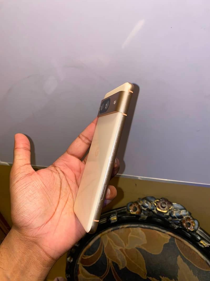 Google Pixel 8 5