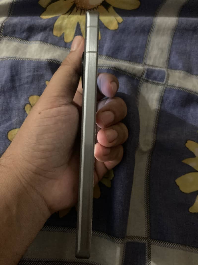 Sharp Aquos R7 4