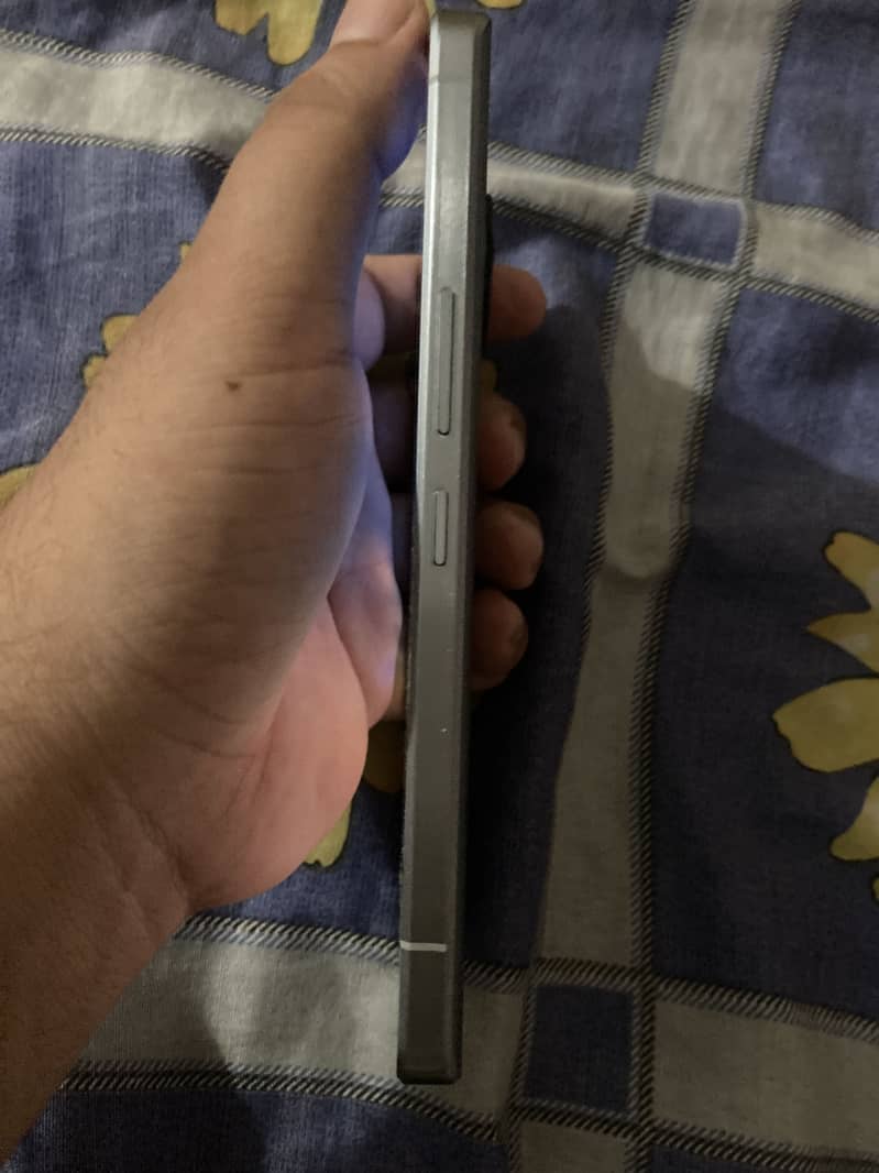 Sharp Aquos R7 5