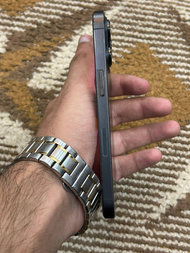 Apple iPhone 13 Pro 2