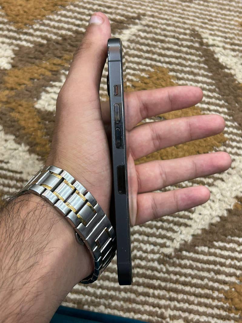 Apple iPhone 13 Pro 3