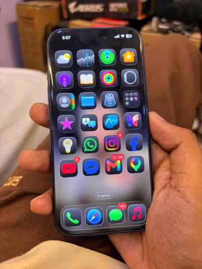 Apple iPhone 17 Pro sim time box