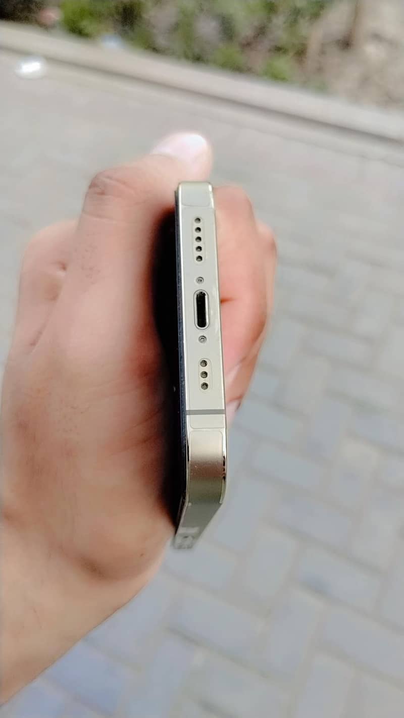 Apple iPhone 13 Pro 4