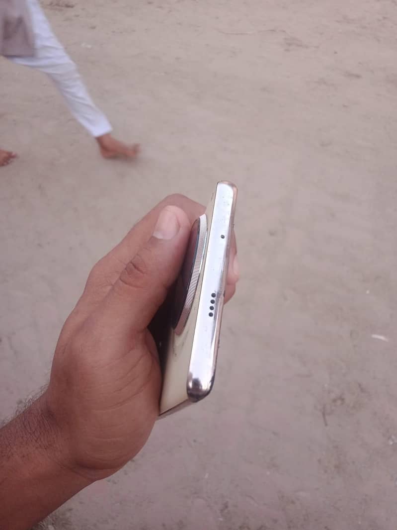 Tecno CAMON 30S 1