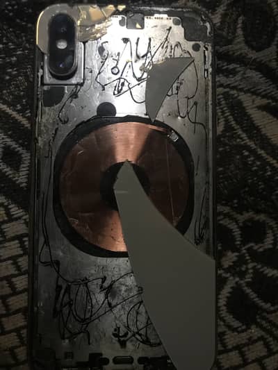 Iphone xs for parts read Full description