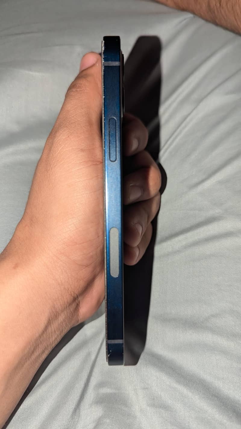 Apple iPhone 12 2
