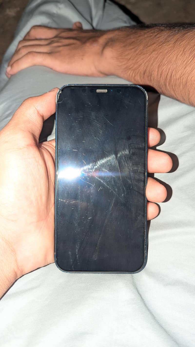 Apple iPhone 12 3