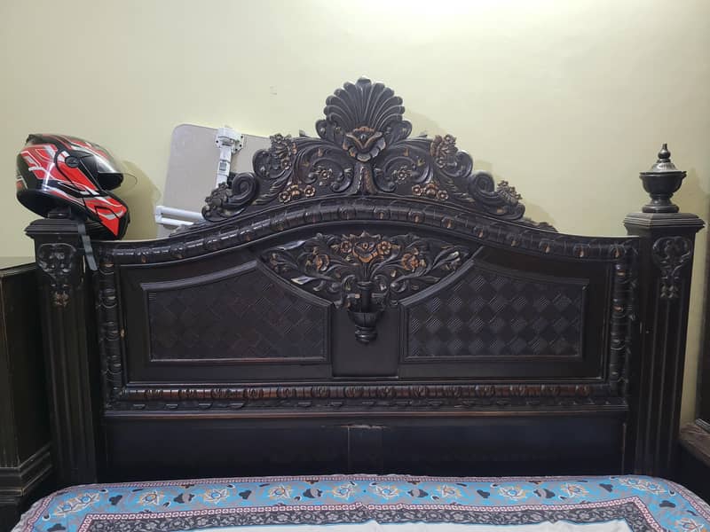 Double Bed Set with Side Tables & Dressing Table 7