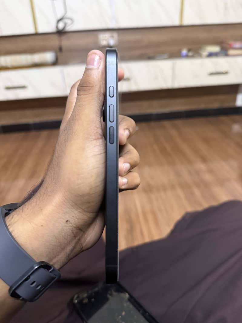 Apple iPhone 16 Plus 2
