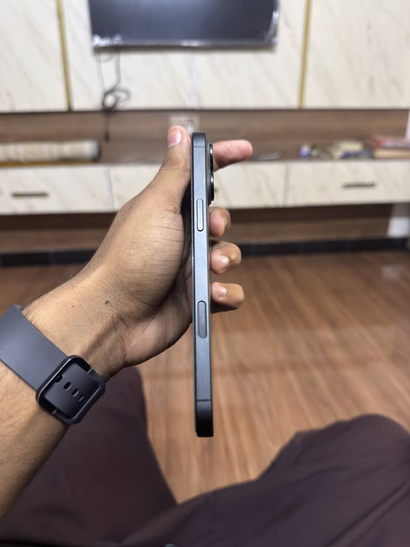Apple iPhone 16 Plus 4