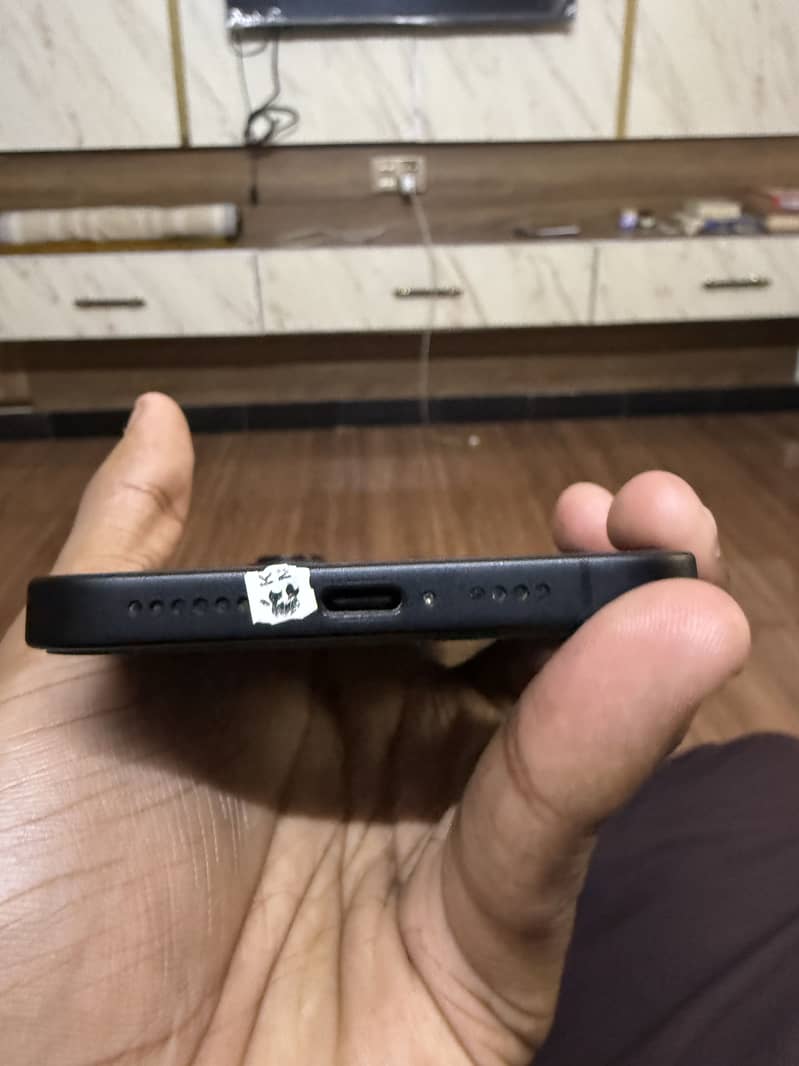 Apple iPhone 16 Plus 6