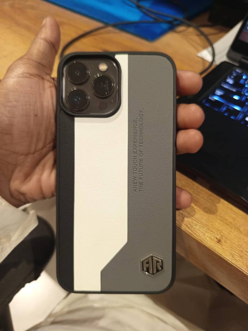 Apple iPhone 13 Pro Max 0