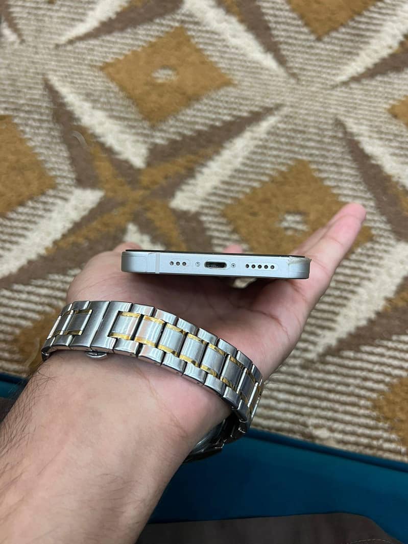 Apple iPhone 14 3