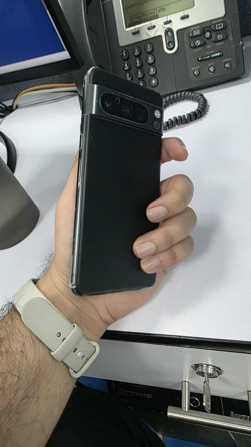 Google Pixel 8 Pro 2