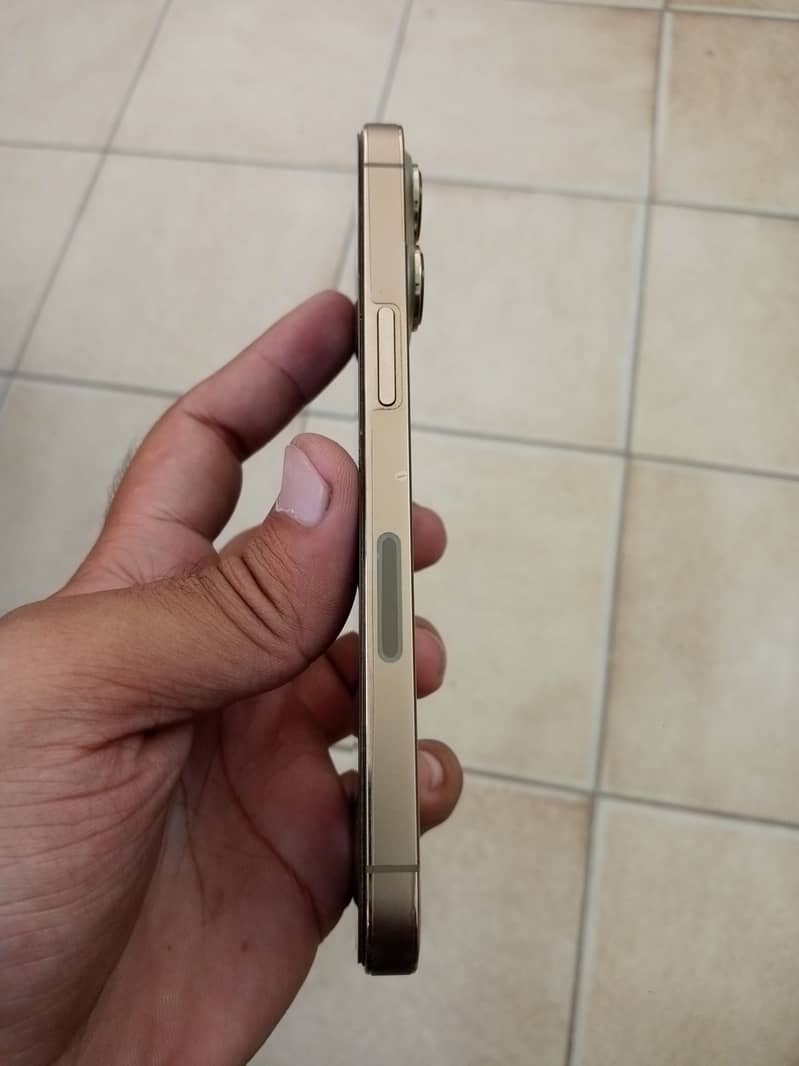 Apple iPhone 13 Pro 4