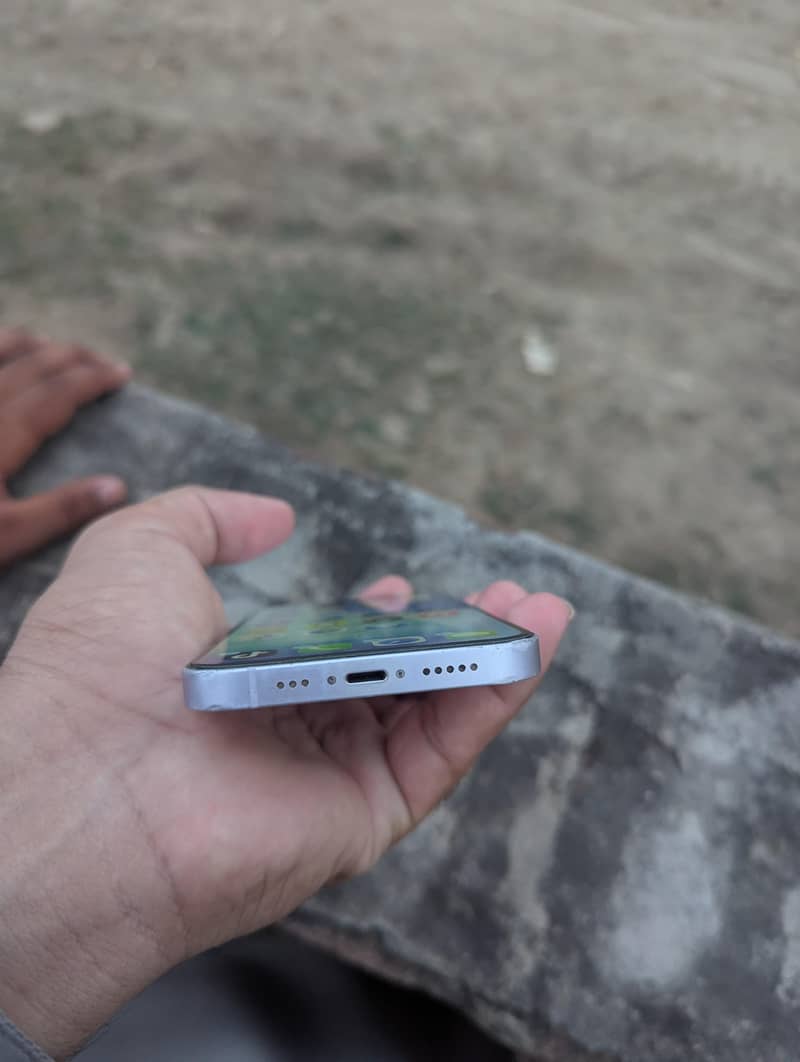 Apple iPhone 14 5