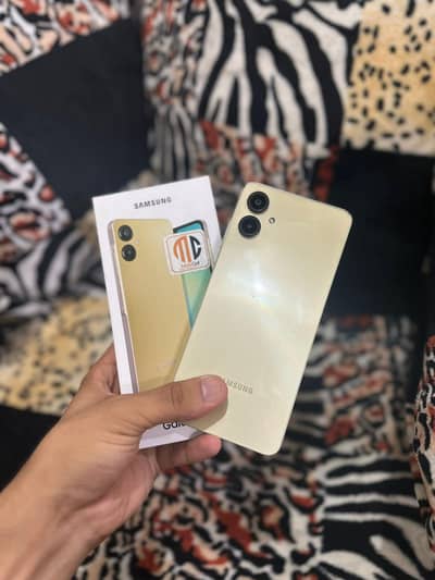 Samsung Mobile A06