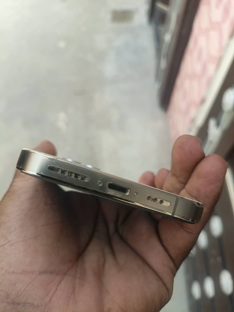 Apple iPhone 13 Pro 6
