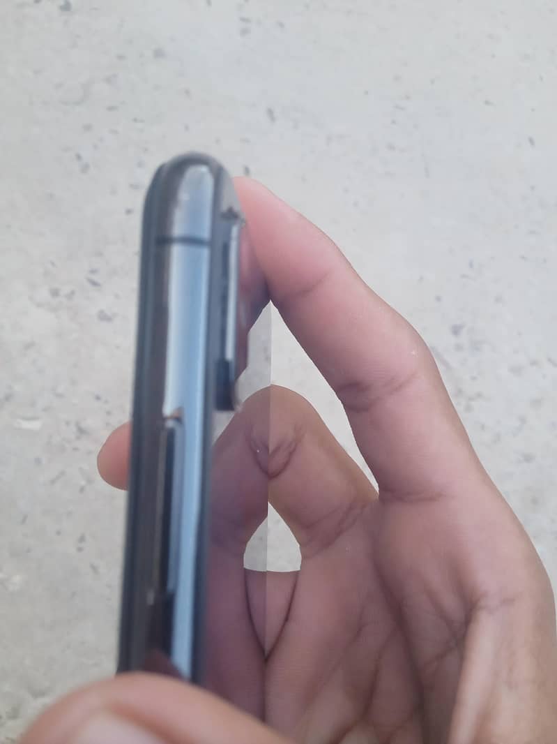 Apple iPhone Xs 1