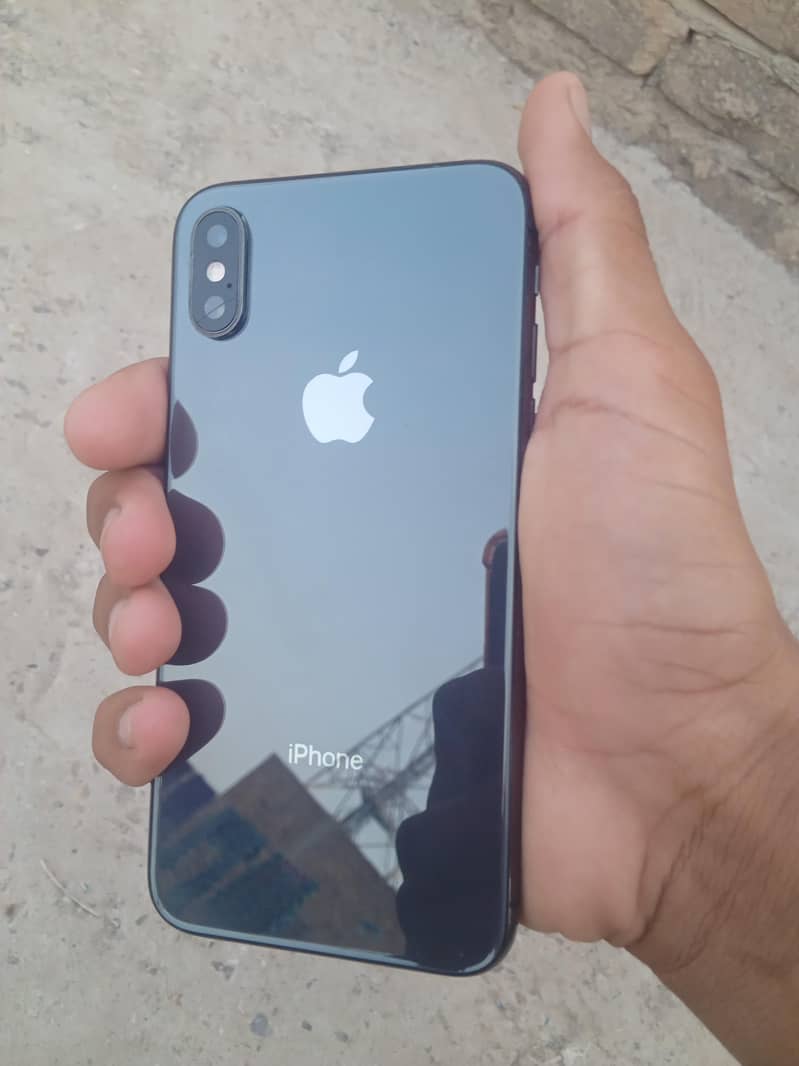 Apple iPhone Xs 4