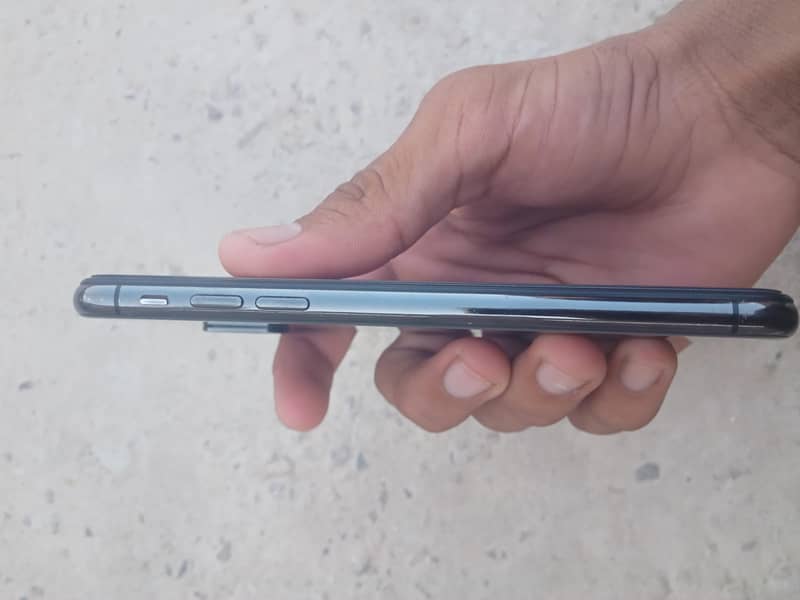Apple iPhone Xs 5