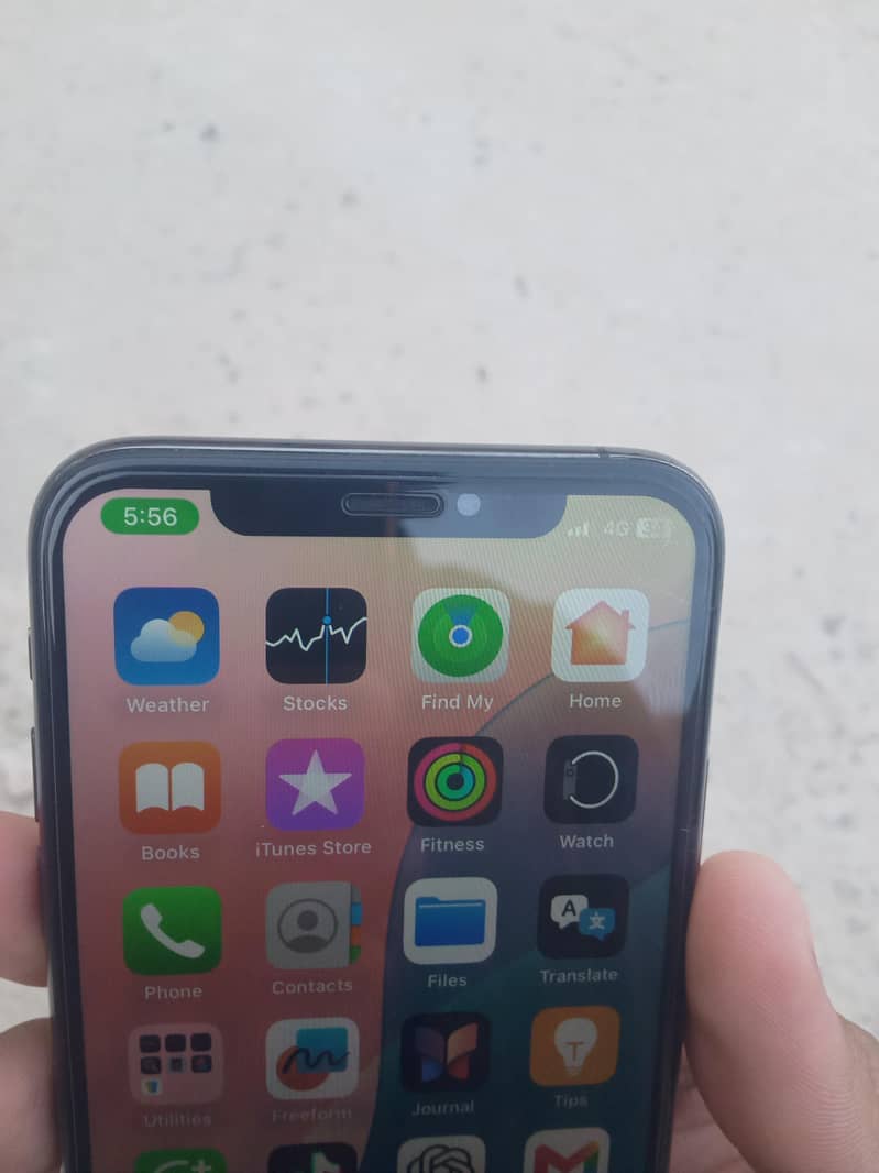 Apple iPhone Xs 7