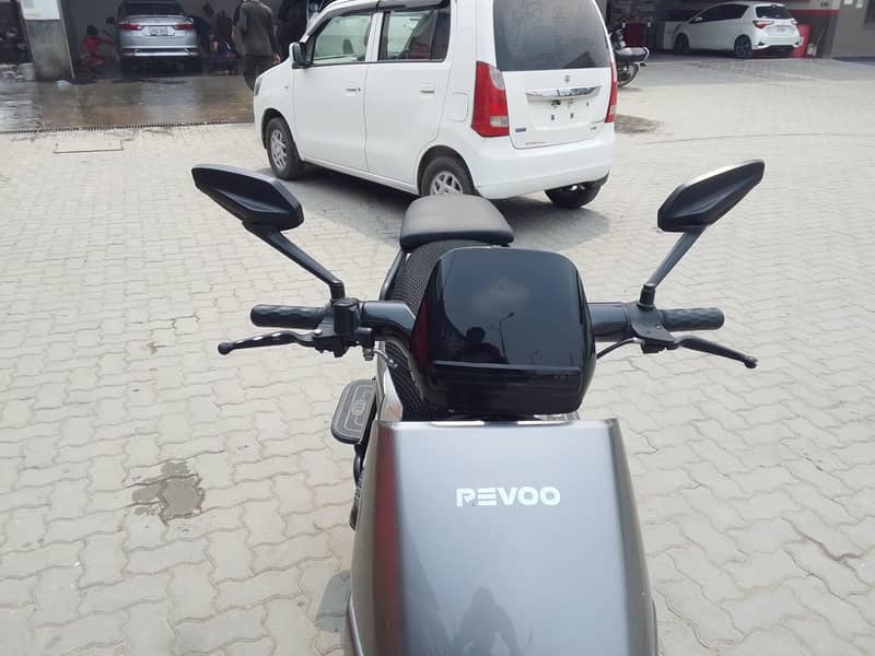 REVOO 3