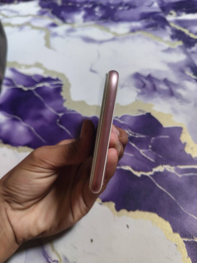 Apple iPhone 7 Plus 2