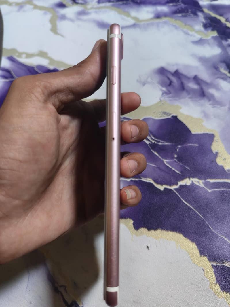 Apple iPhone 7 Plus 6