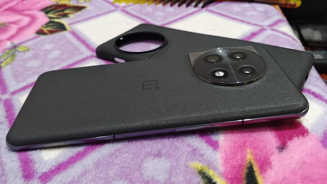 One Plus 11 5G 7