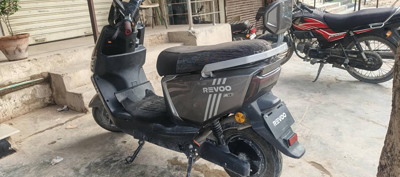 REVOO A12 5