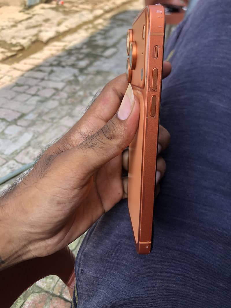 Apple iPhone XS 4