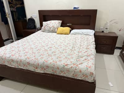 King Size Bedroom Set – Bed, Side Tables & Dressing Table