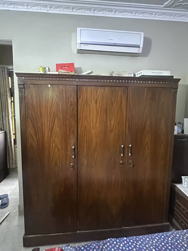 King sized bed set with dressing table 2