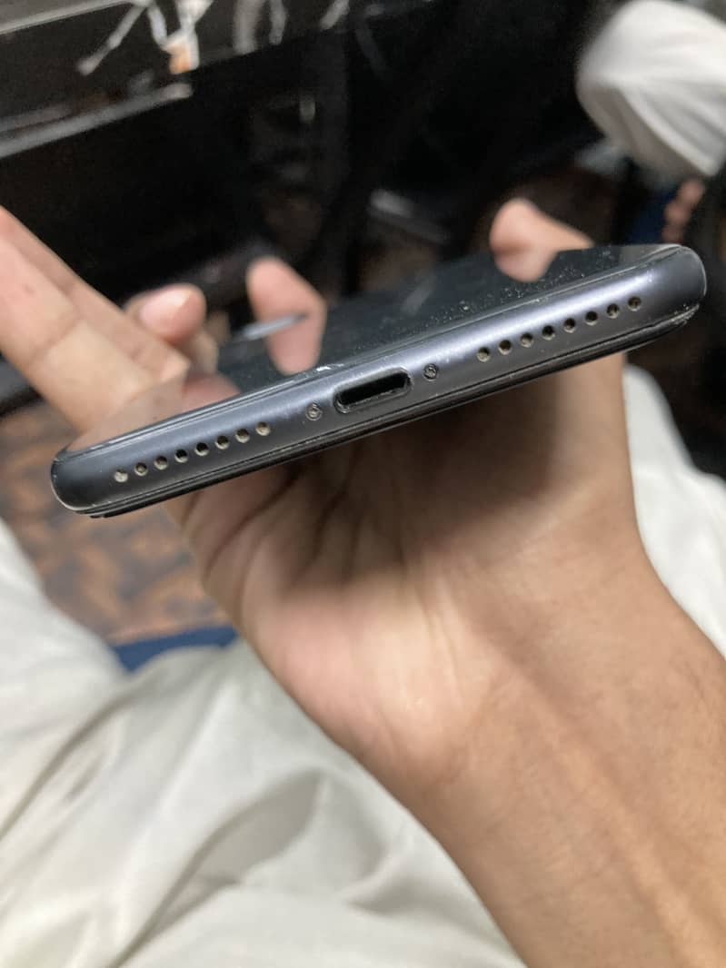 Apple iPhone 8 Plus 5