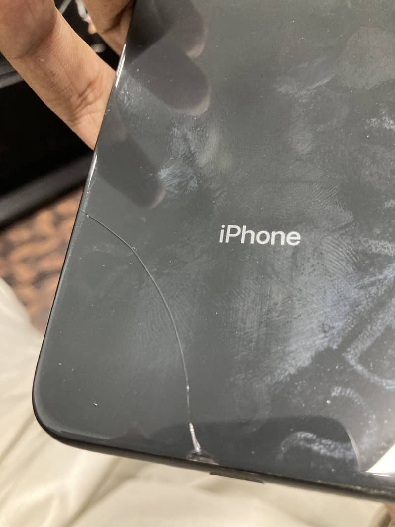 Apple iPhone 8 Plus 6