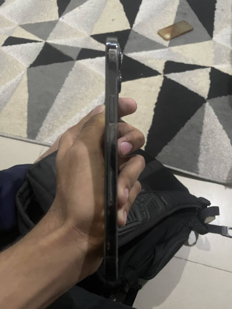 Apple iPhone 12 Pro Max 4