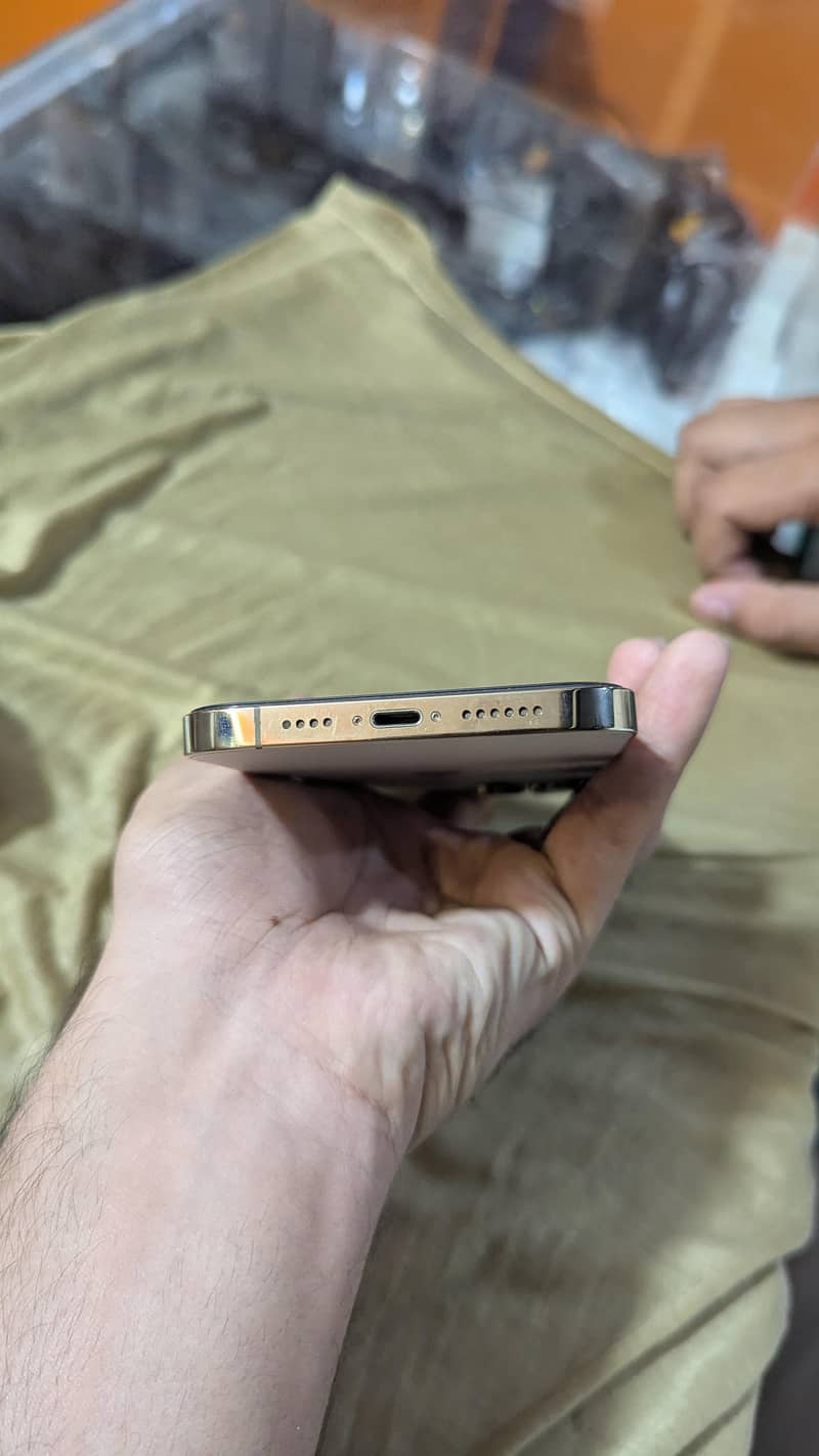 Apple iPhone 12 Pro Max 3