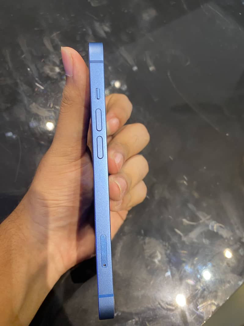 Apple iPhone 13 4
