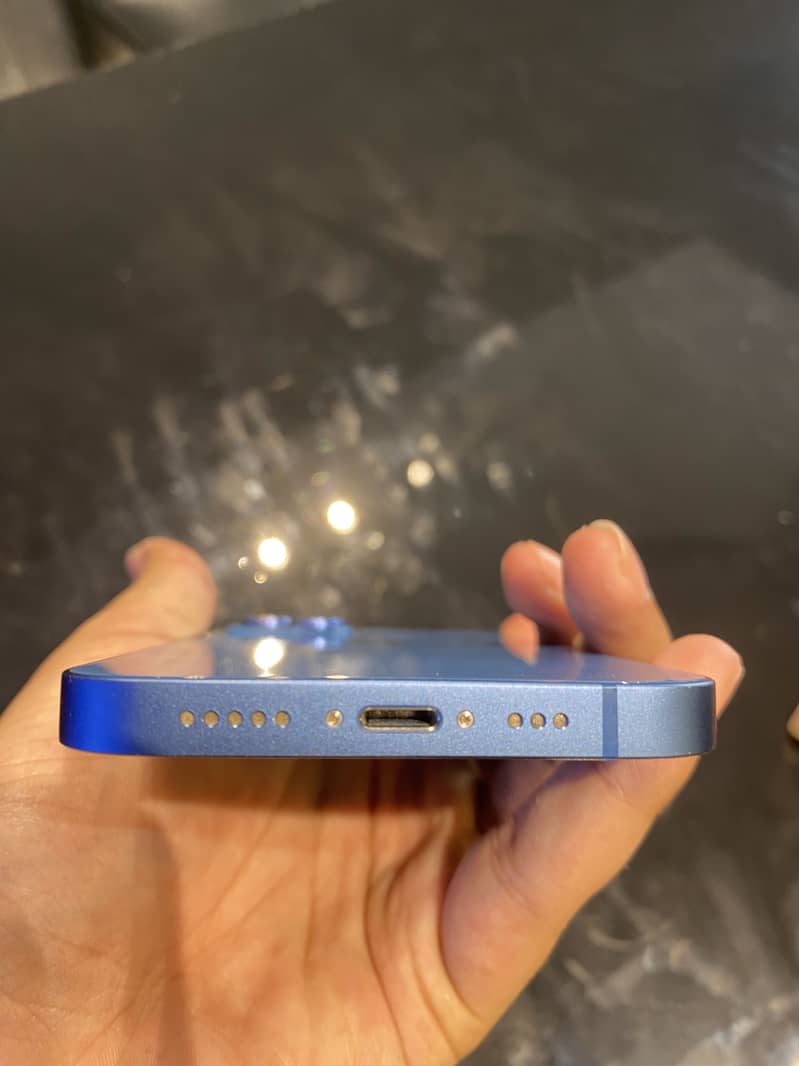 Apple iPhone 13 5