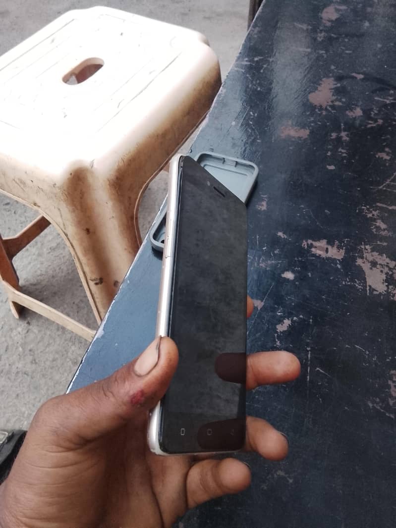OPPO A37 2