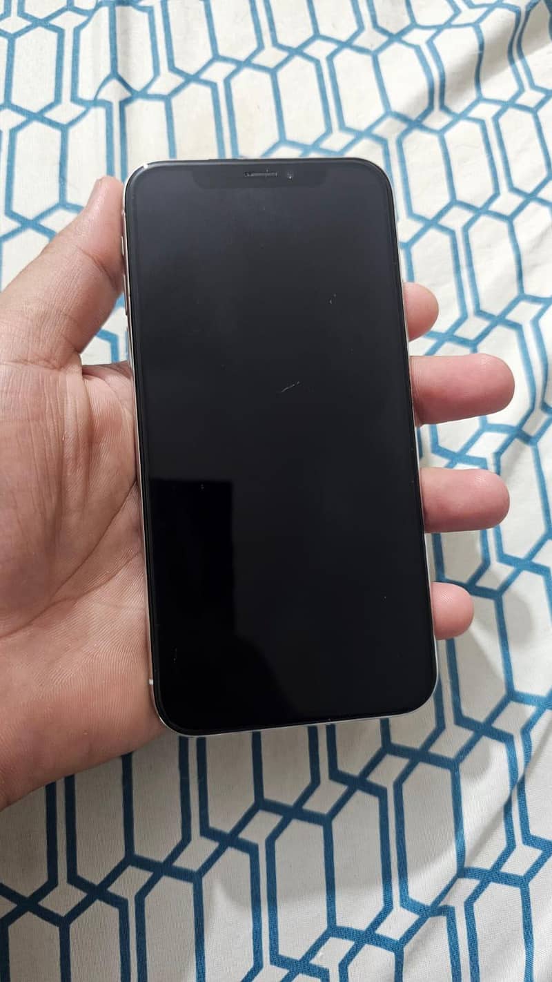 Apple iPhone X 4